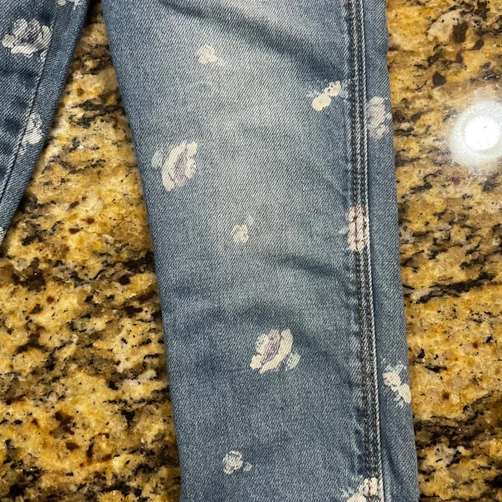 OshKosh Bgosh Girls 3T Floral Denim Overalls Blue Cotton Bib Overalls Pocket‎